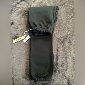 Fear Of God Essentials SS22 Sweatpants Stretch Limo/ Black Size Medium
